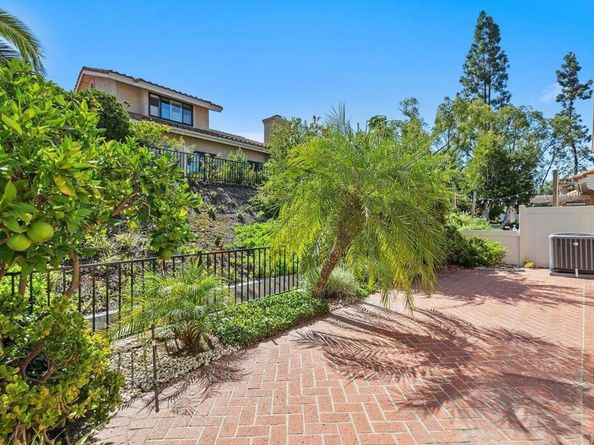 15662 Via Calanova, San Diego CA 92128