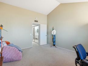 3955 Faircross 80, San Diego CA 92115