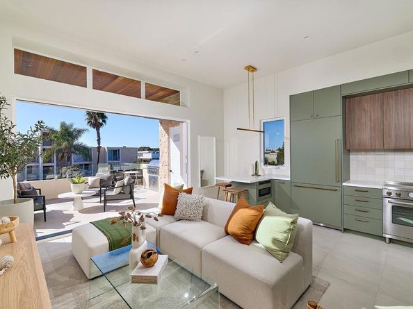 3905 Haines, San Diego CA 92109