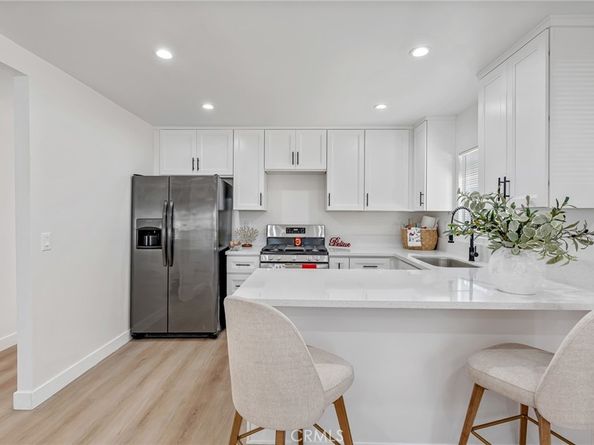 622 W 99th, Los Angeles CA 90044