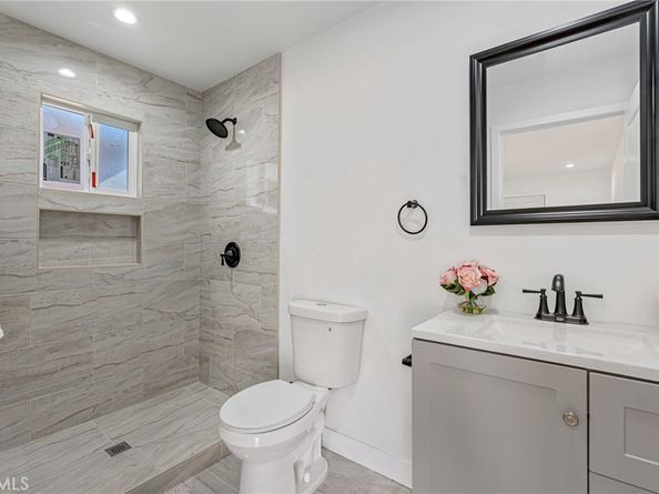 622 W 99th, Los Angeles CA 90044