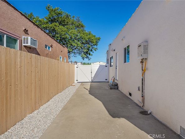 622 W 99th, Los Angeles CA 90044