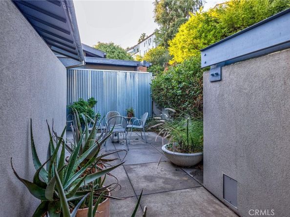 4022 Braeburn Way, Los Angeles CA 90027