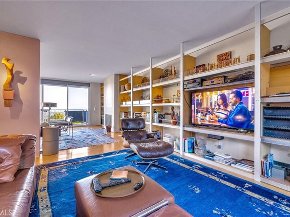 4022 Braeburn Way, Los Angeles CA 90027