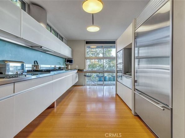 4022 Braeburn Way, Los Angeles CA 90027