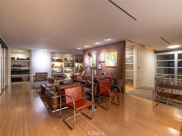 4022 Braeburn Way, Los Angeles CA 90027