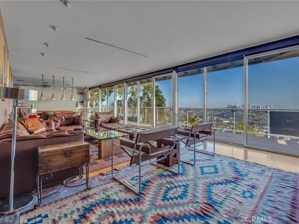 4022 Braeburn Way, Los Angeles CA 90027