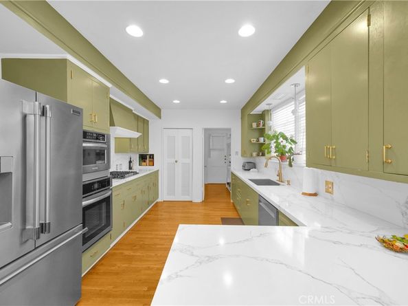 929 E Marshall, Long Beach CA 90807