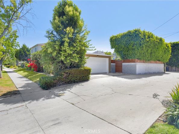 929 E Marshall, Long Beach CA 90807