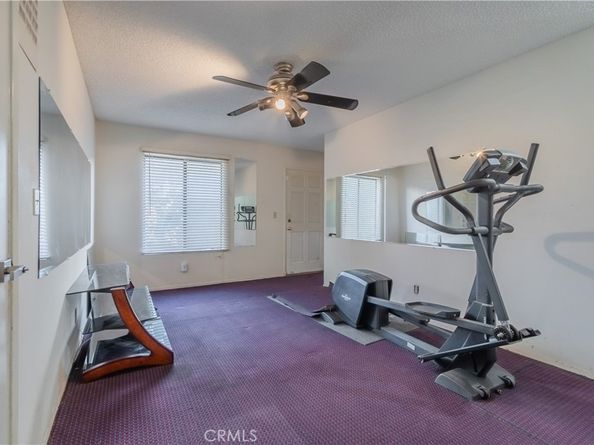 2264 Rose Avenue, Signal Hill CA 90755