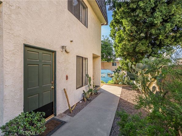 2264 Rose Avenue, Signal Hill CA 90755