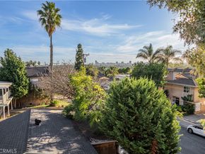2264 Rose Avenue, Signal Hill CA 90755