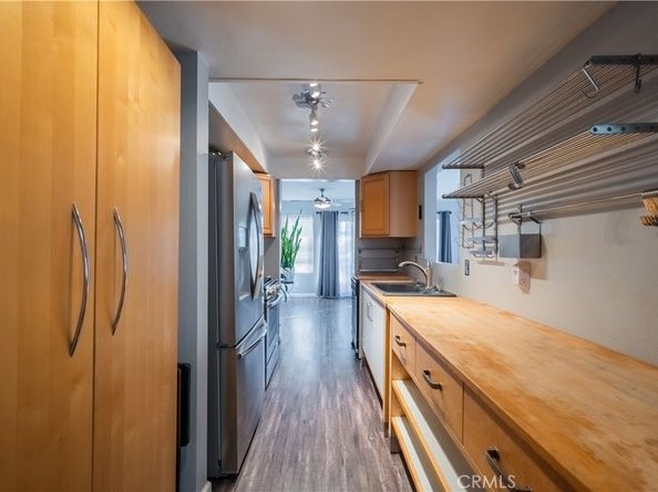 2264 Rose Avenue, Signal Hill CA 90755