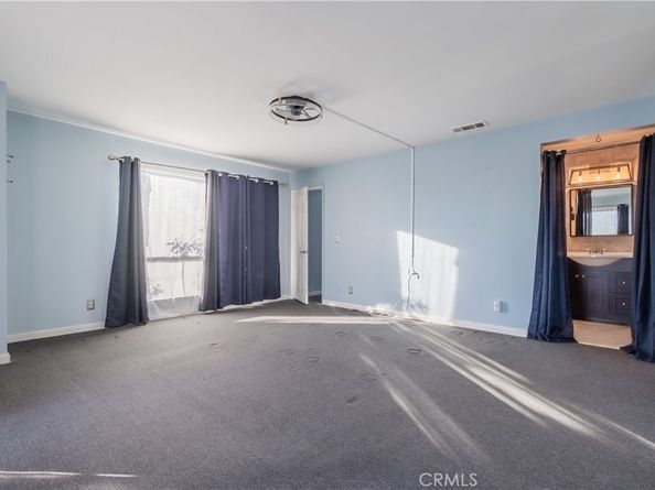 2264 Rose Avenue, Signal Hill CA 90755