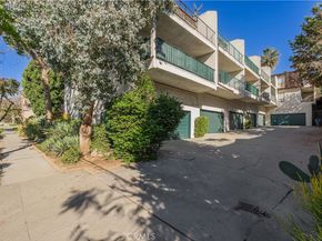 2264 Rose Avenue, Signal Hill CA 90755