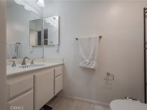 2264 Rose Avenue, Signal Hill CA 90755