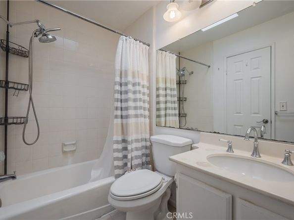 2264 Rose Avenue, Signal Hill CA 90755