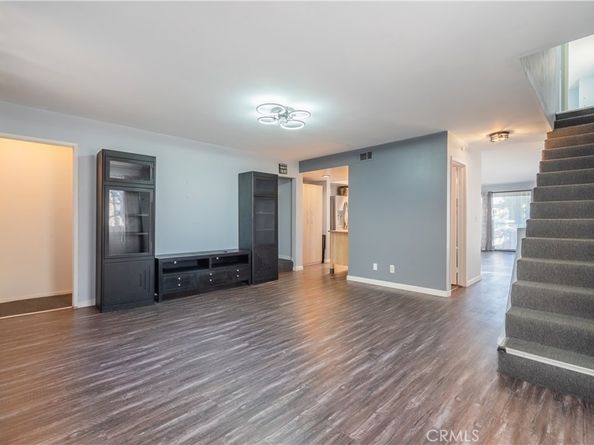 2264 Rose Avenue, Signal Hill CA 90755