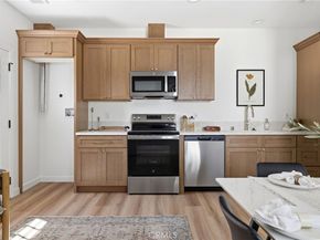 4529 Pepperwood Avenue, Long Beach CA 90808