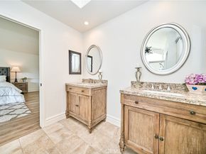15 Ensueno E, Irvine CA 92620