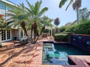 15 Ensueno E, Irvine CA 92620