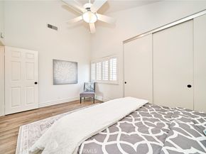 15 Ensueno E, Irvine CA 92620