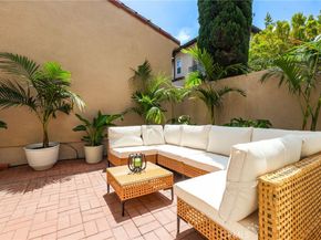46 Arborside, Irvine CA 92603