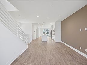 645 W 17th Street, Costa Mesa CA 92627