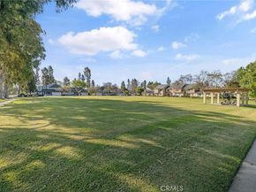 4 Woodleaf, Irvine CA 92614