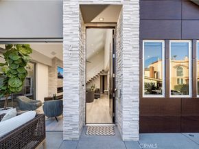 29 W Neapolitan, Long Beach CA 90803