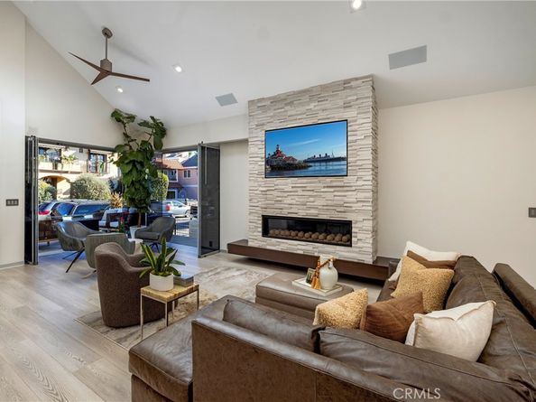 29 W Neapolitan, Long Beach CA 90803