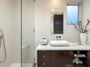 29 W Neapolitan, Long Beach CA 90803