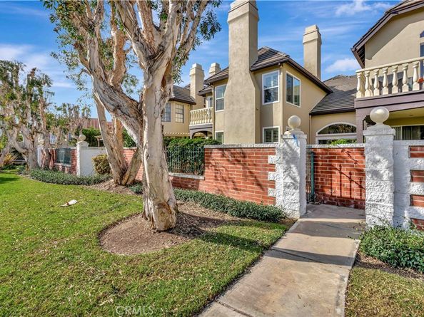 19462 Ironwood Lane, Huntington Beach CA 92648