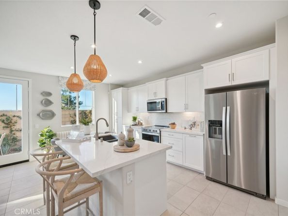 16054 Montenegro Lane, Fontana CA 92336