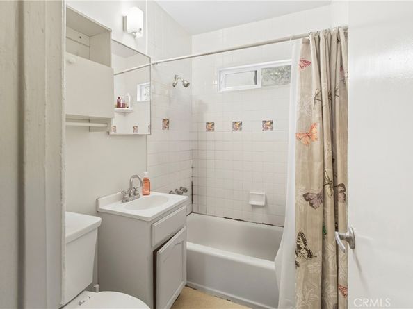 705 McDonald Avenue, Wilmington CA 90744