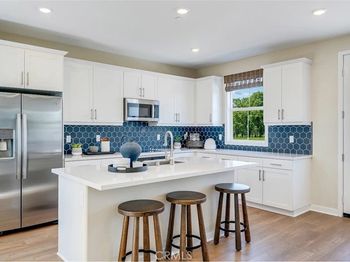 2641 E Hyde Paseo