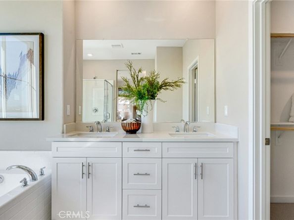 2745 E Amberley Privado, Ontario CA 91762