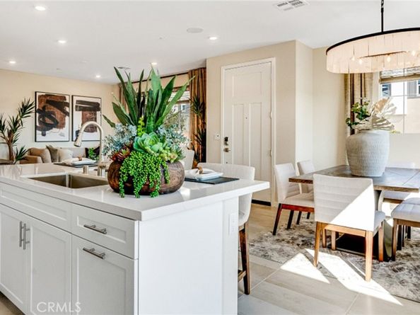 2745 E Amberley Privado, Ontario CA 91762