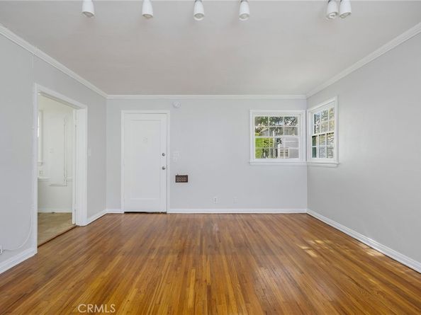 10372 Ashton Avenue, Los Angeles CA 90024