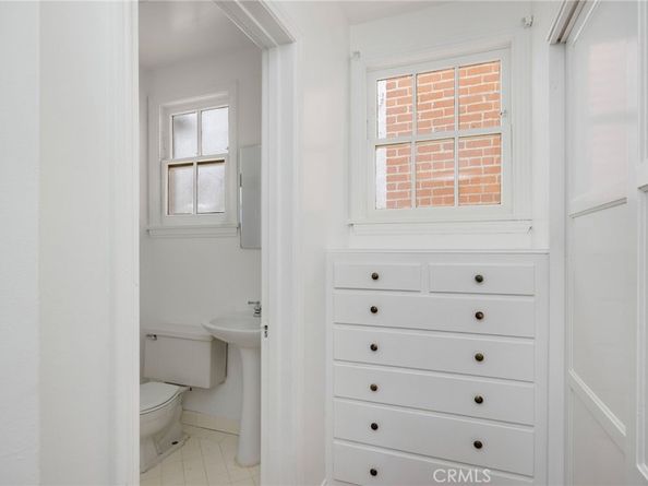 10372 Ashton Avenue, Los Angeles CA 90024