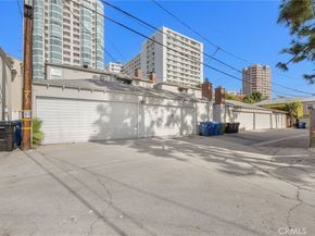 10372 Ashton Avenue, Los Angeles CA 90024