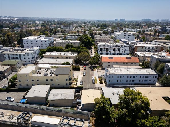 11722 Avon, Los Angeles CA 90066