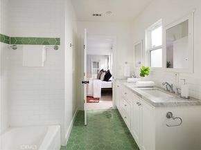 1110 Queen Anne, Los Angeles CA 90019