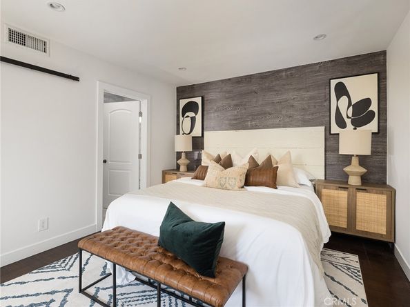 1110 Queen Anne, Los Angeles CA 90019