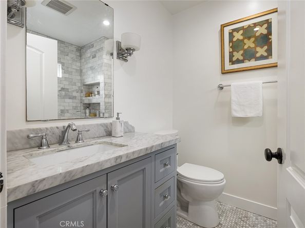 1110 Queen Anne, Los Angeles CA 90019