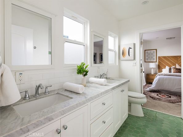 1110 Queen Anne, Los Angeles CA 90019