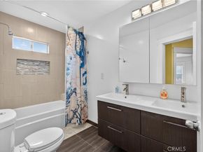 1524 E Hellman St, Long Beach CA 90813