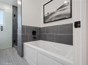 1440 12th Street C, Manhattan Beach CA 90266