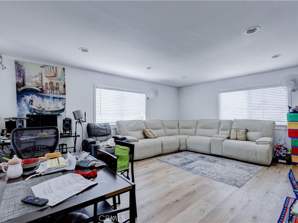 1720 Cerritos Avenue, Long Beach CA 90813