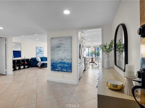 1215 Brockton Avenue 203, Los Angeles CA 90025